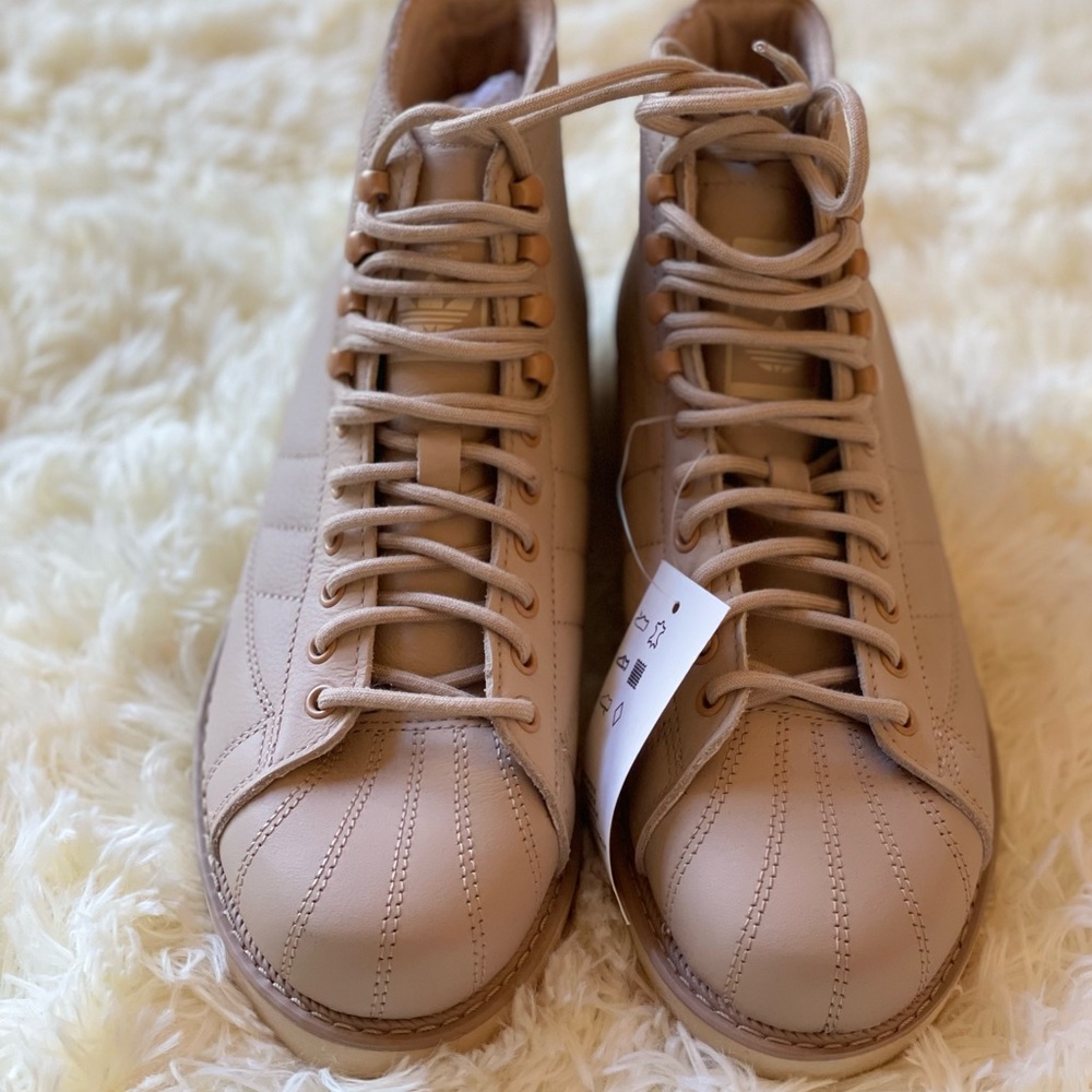 Adidas Superstar boot